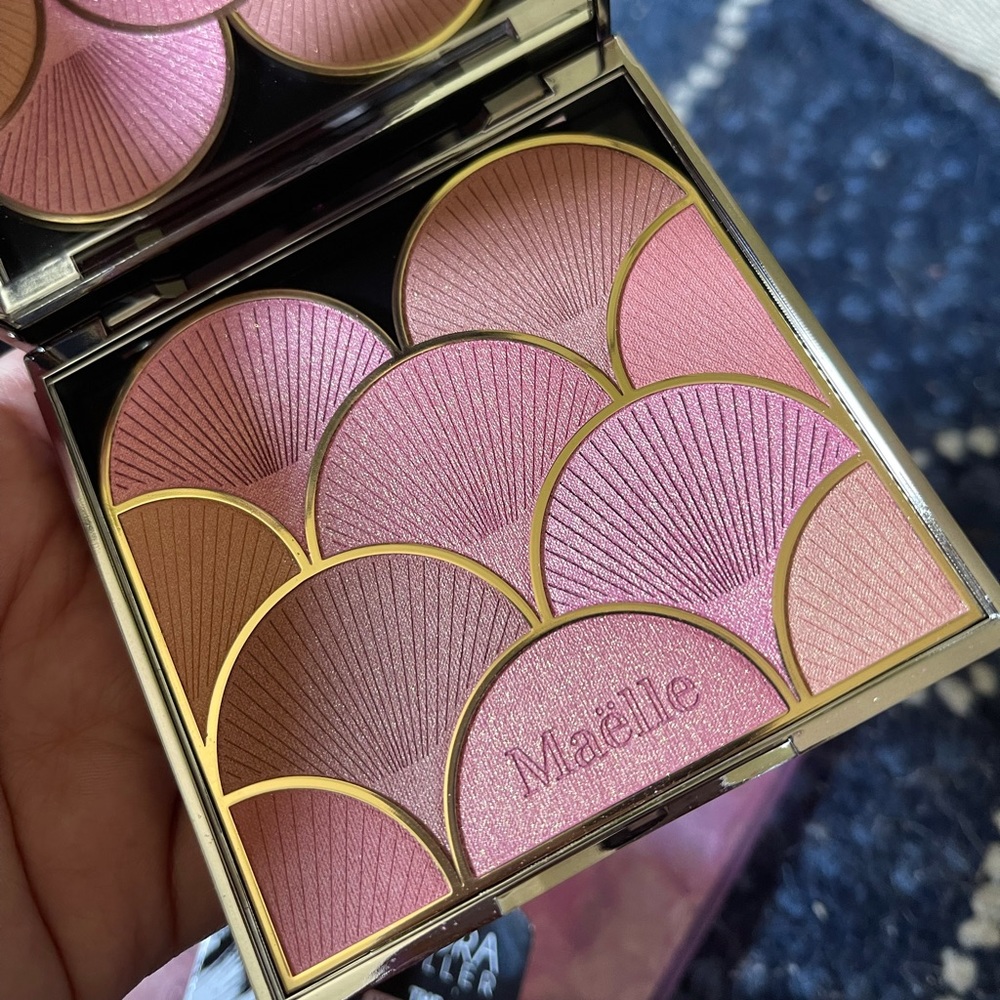 Blush palette